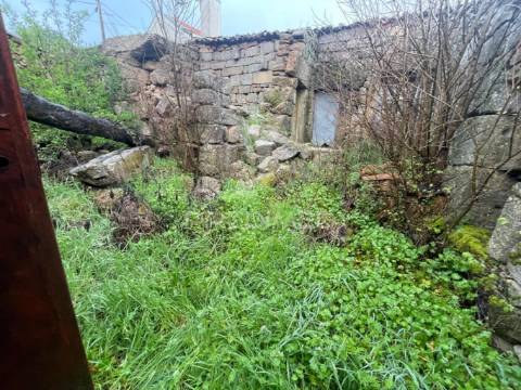 Casa em ruina para construção