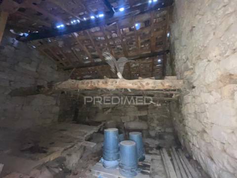 Casa em ruina para construção