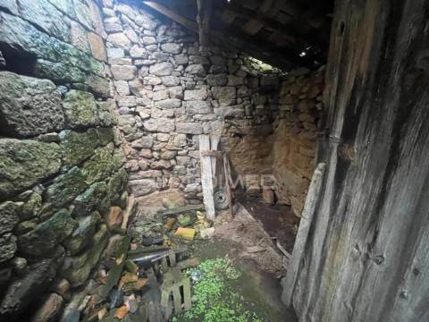 Casa em ruina para construção