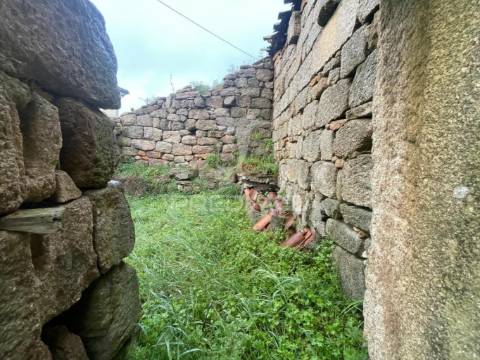 Casa em ruina para construção