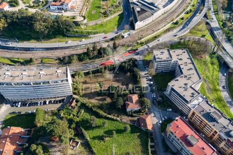 Terreno com 4614 m2 para construção no centro de guimarães