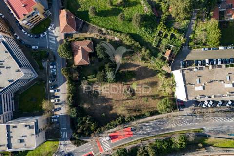 Terreno com 4614 m2 para construção no centro de guimarães