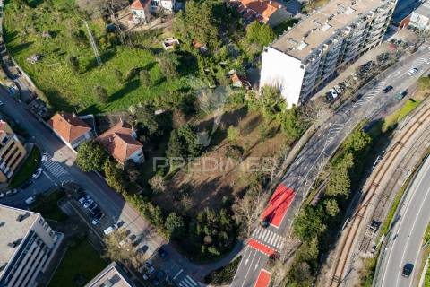Terreno com 4614 m2 para construção no centro de guimarães