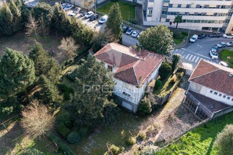 Terreno com 4614 m2 para construção no centro de guimarães