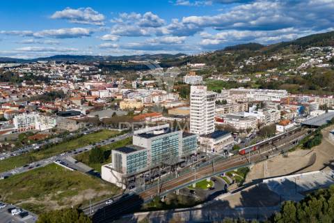 Terreno com 4614 m2 para construção no centro de guimarães