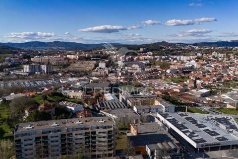 Terreno com 4614 m2 para construção no centro de guimarães