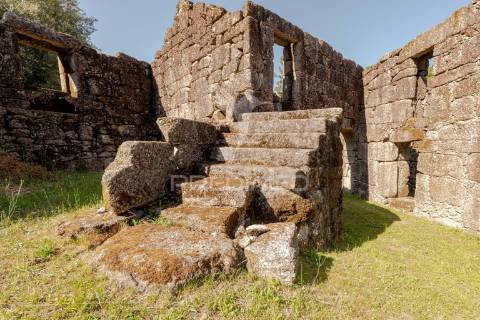 Moradia t3, venda, caniçada, gerês