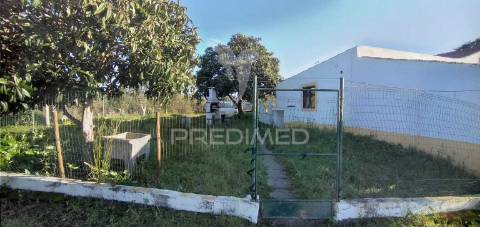 Monte alantejano com 3 habitações e piscina