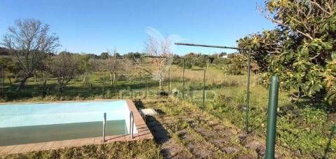 Monte alantejano com 3 habitações e piscina