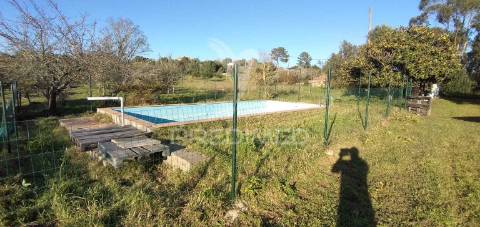 Monte alantejano com 3 habitações e piscina