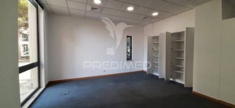 Escritório exclusivo com localização única, pronto a entrar!