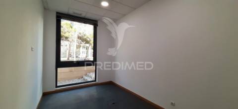 Escritório exclusivo com localização única, pronto a entrar!