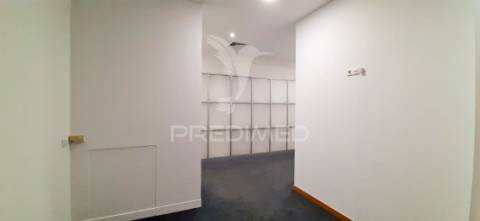 Escritório exclusivo com localização única, pronto a entrar!