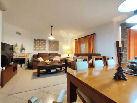 Urbanização quinta da brita moradia t3 c/ garagem