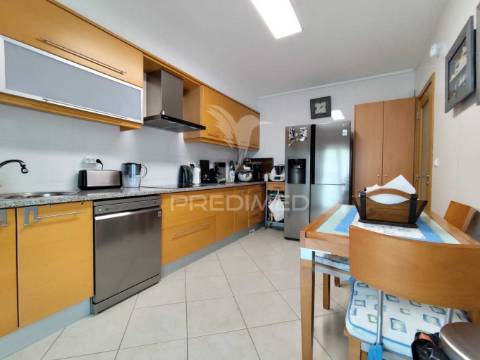 Urbanização quinta da brita moradia t3 c/ garagem