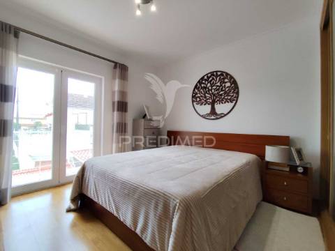 Urbanização quinta da brita moradia t3 c/ garagem