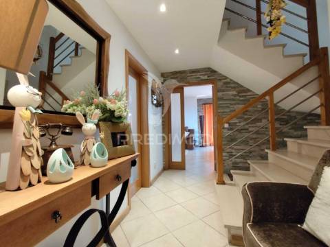 Urbanização quinta da brita moradia t3 c/ garagem