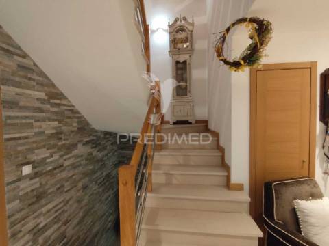 Urbanização quinta da brita moradia t3 c/ garagem