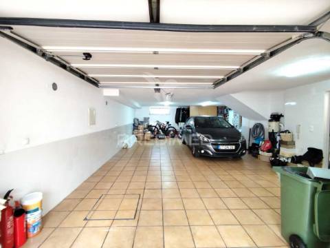 Urbanização quinta da brita moradia t3 c/ garagem