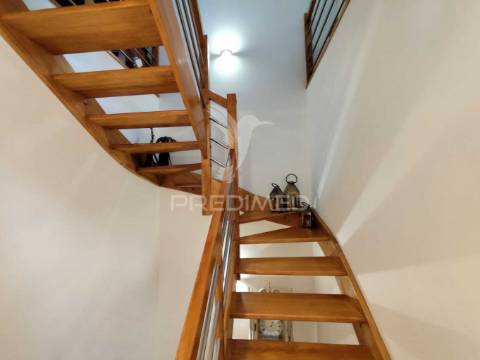 Urbanização quinta da brita moradia t3 c/ garagem