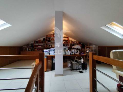 Urbanização quinta da brita moradia t3 c/ garagem