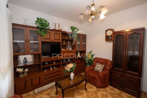 Moradia t3 com anexo, quintal e garagem – ferreira de capelins, alandroal.