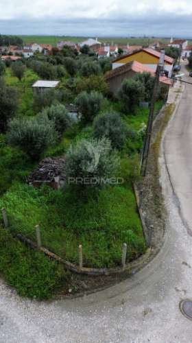 Moradia t3 com anexo, quintal e garagem – ferreira de capelins, alandroal.