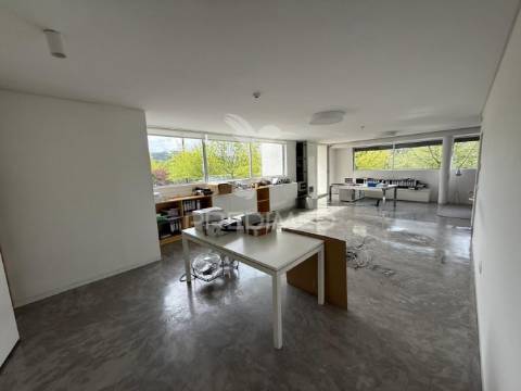 Armazém arrendamento em urgezes, guimarães