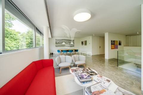 Extraordinário armazém em urgezes, guimarães