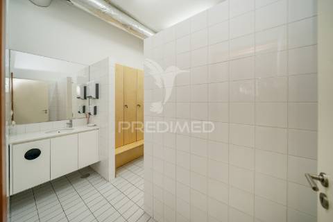 Extraordinário armazém em urgezes, guimarães