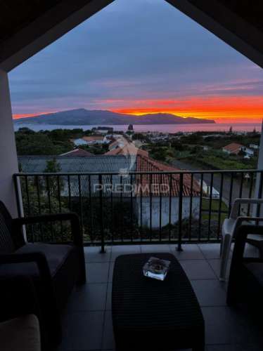 Casa encantadora na vila madalena com vistas deslumbrantes - moradia t5