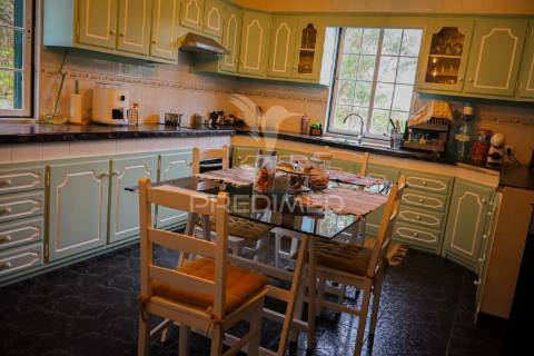 Casa encantadora na vila madalena com vistas deslumbrantes - moradia t5