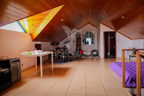 Casa encantadora na vila madalena com vistas deslumbrantes - moradia t5