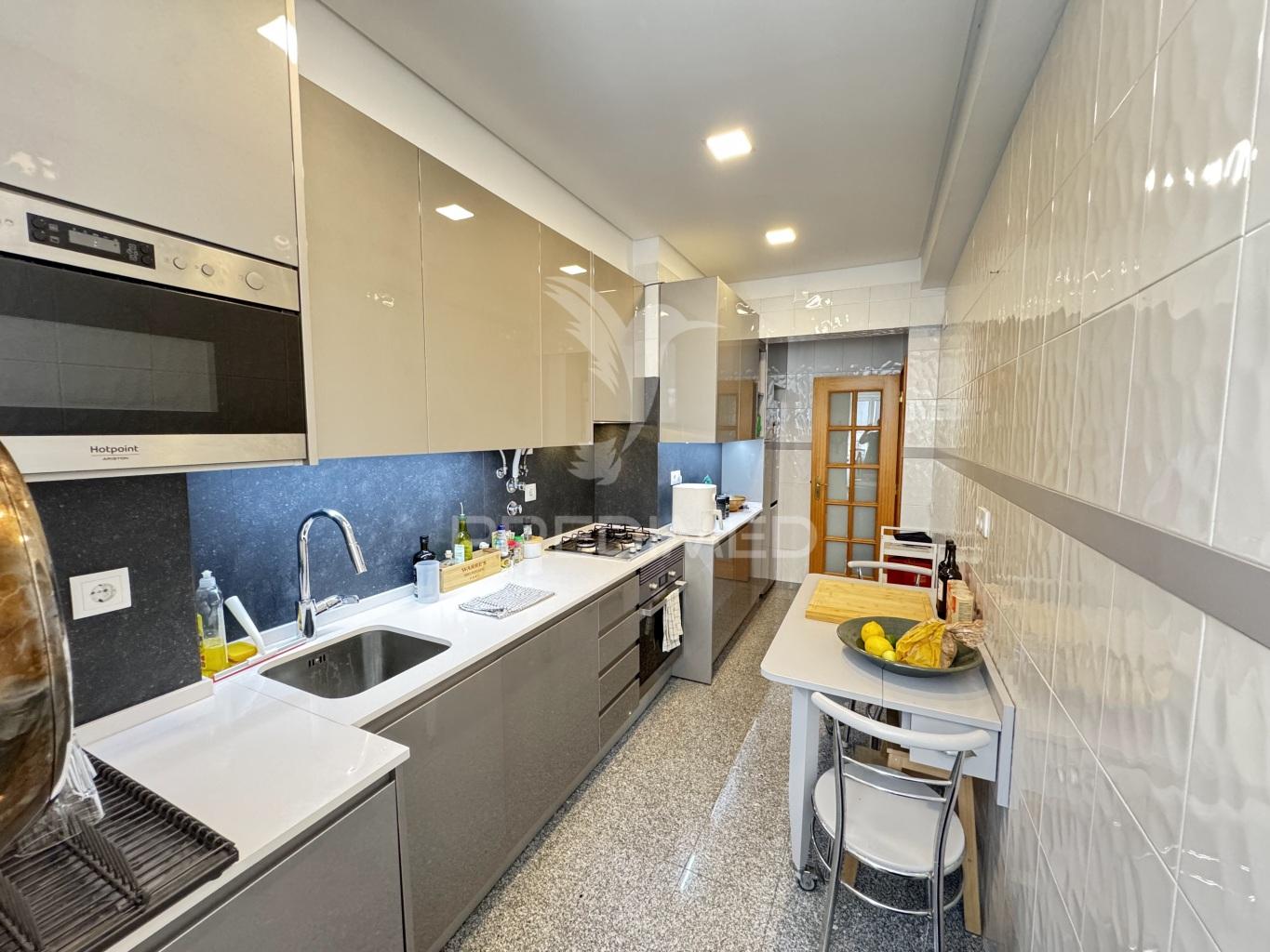 Apartamento t2 totalmente remodelado em alameda, lisboa