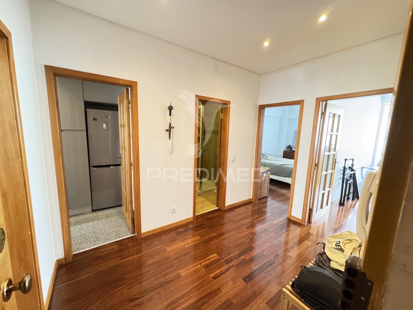 Apartamento t2 totalmente remodelado em alameda, lisboa