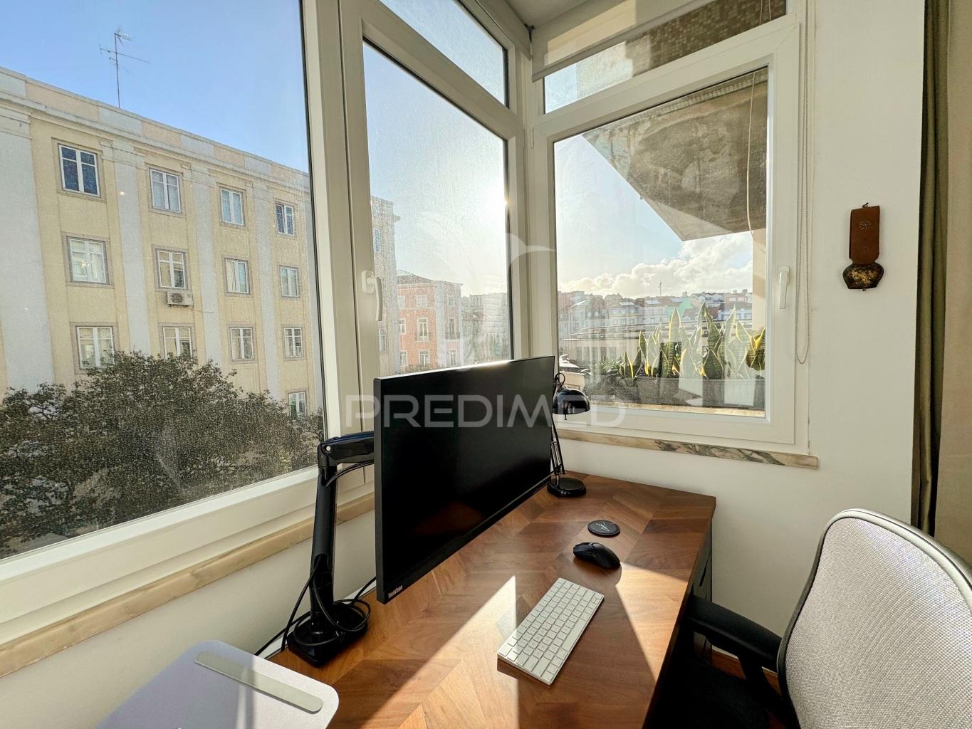 Apartamento t2 totalmente remodelado em alameda, lisboa