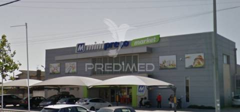 Edifício comercial - supermercado