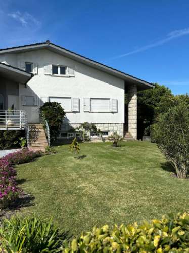 Moradia bi familiar t4 | próximo da praia | vieira leiria