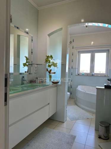 Moradia bi familiar t4 | próximo da praia | vieira leiria