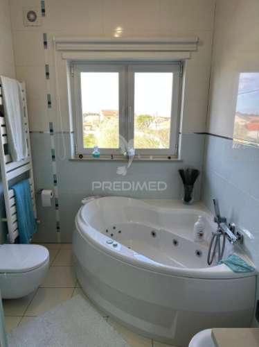 Moradia bi familiar t4 | próximo da praia | vieira leiria