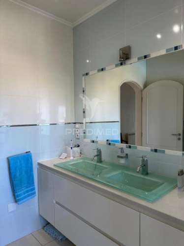 Moradia bi familiar t4 | próximo da praia | vieira leiria