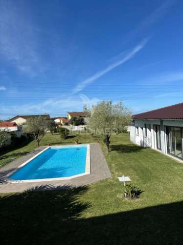 Moradia bi familiar t4 | próximo da praia | vieira leiria