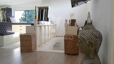 Quinta com piscina e com lote de terreno rústico