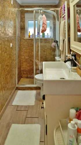 Quinta com piscina e com lote de terreno rústico