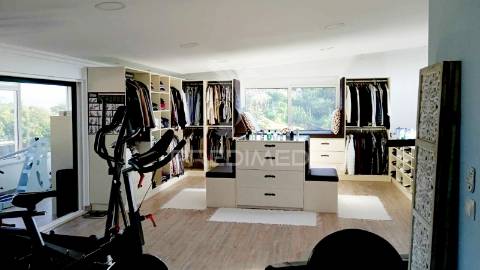 Quinta com piscina e com lote de terreno rústico