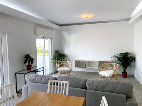 Apartamento t2 remodelado em quarteira, otima localização