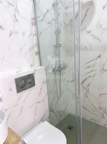 Apartamento t2 remodelado em quarteira, otima localização