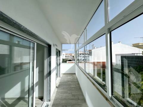 Apartamento t2 remodelado em quarteira, otima localização