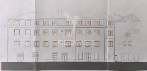 Prédio contemporâneo na praça do peixe – centro histórico de aveiro