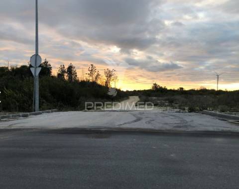 Lote de terreno industrial para construção